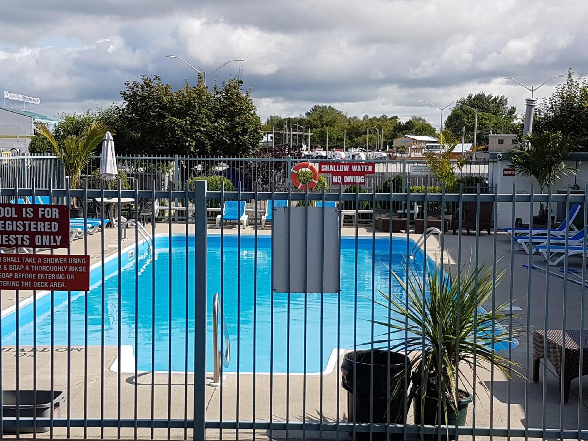 Lakeview Resort Motel Wasaga Beach Exterior photo